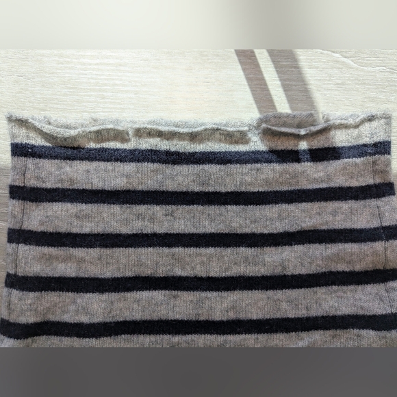 Vince Grey Black Stripe Wool Cashmere Long Sleeve Turtleneck Sweater Essential - Picture 10 of 11